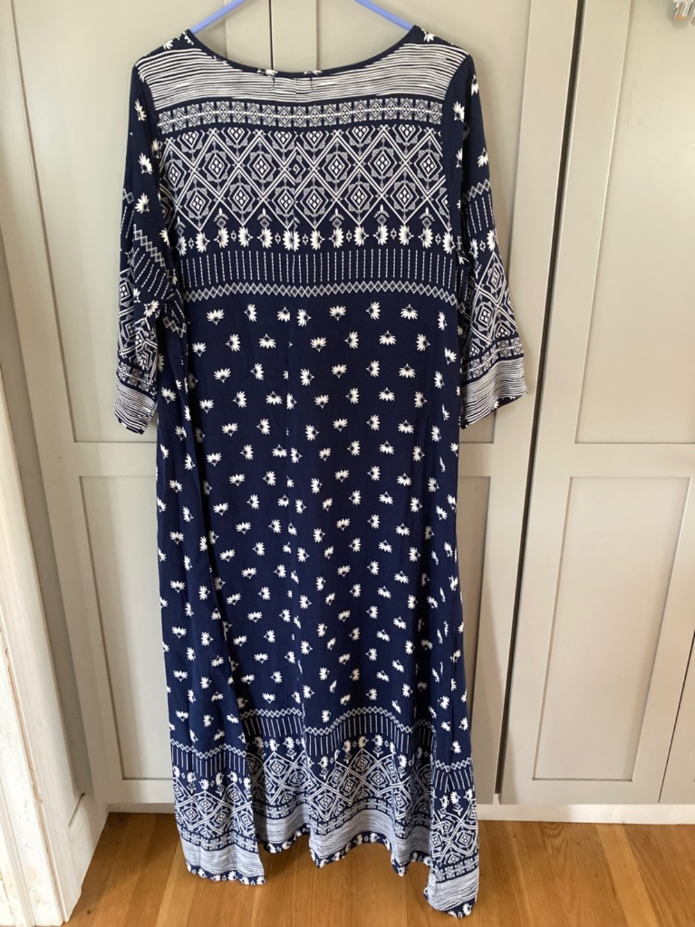 Beautiful Maxi Dress - Picture 4 of 7